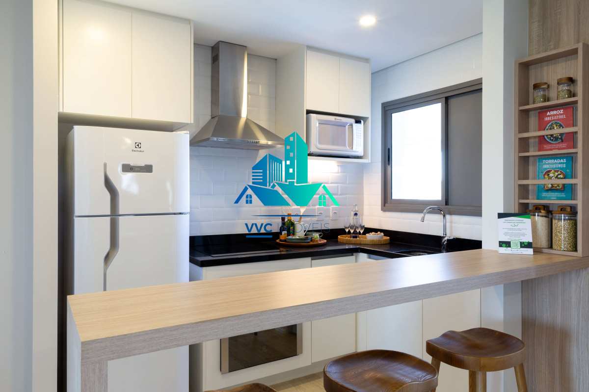 Apartamento para locação Amplo com 2 Dormitórios, Suíte e Varanda Envidraçada. - VVC IMÓVEIS